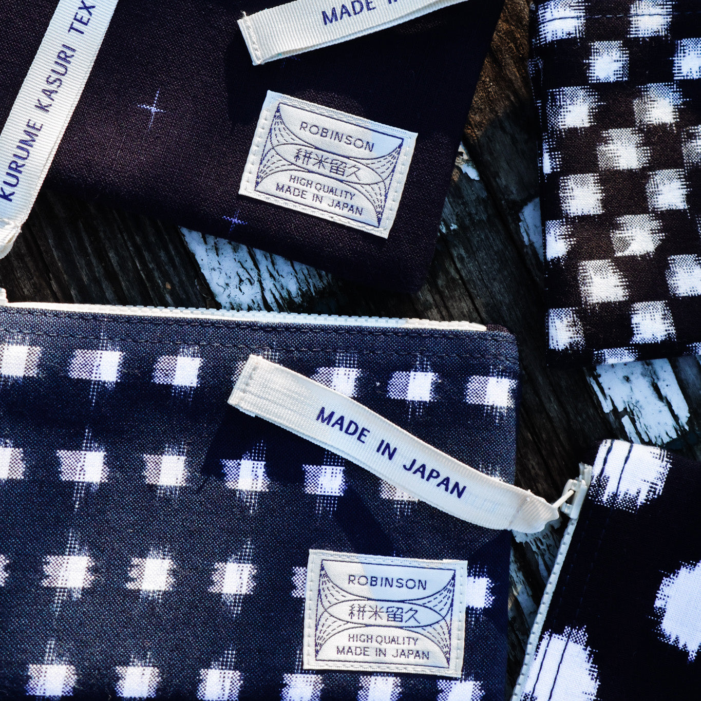 M Plaid Navy/White Pouch