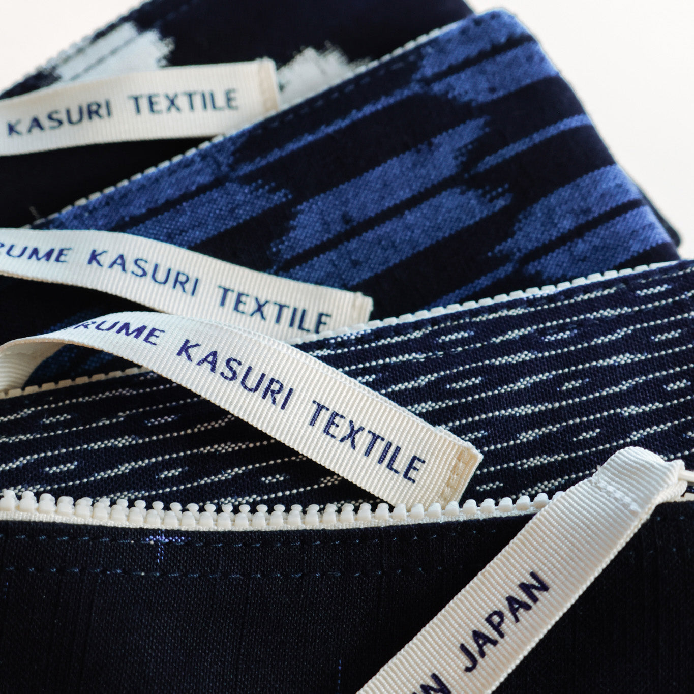 S Small Cross Navy/Blue Pouch