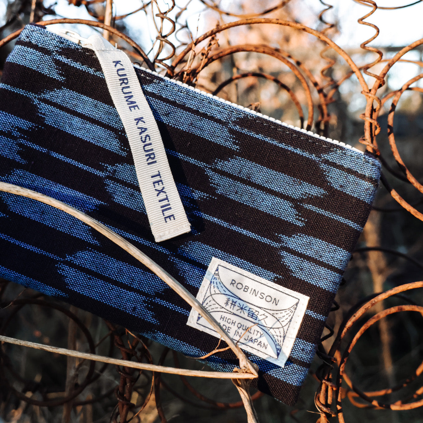 Pouch M Arrow Navy/Blue · Kasuri OKAMOTO SHOTEN