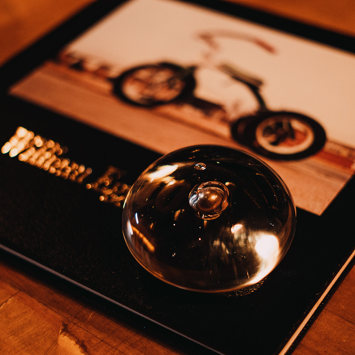 Classic Renaissance Paperweight – Glass – Dew Glow