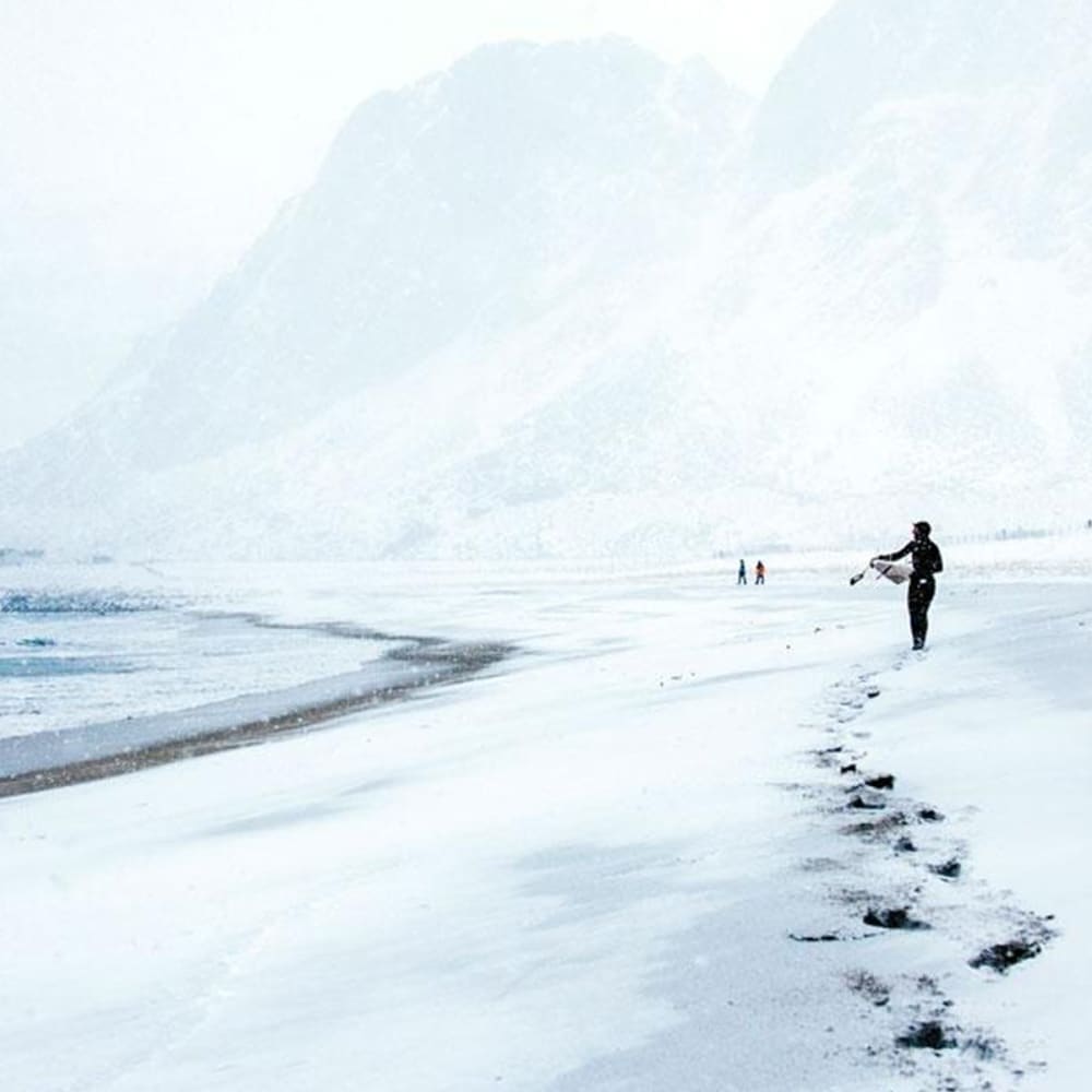 Below zero adventures out in the cold - Book