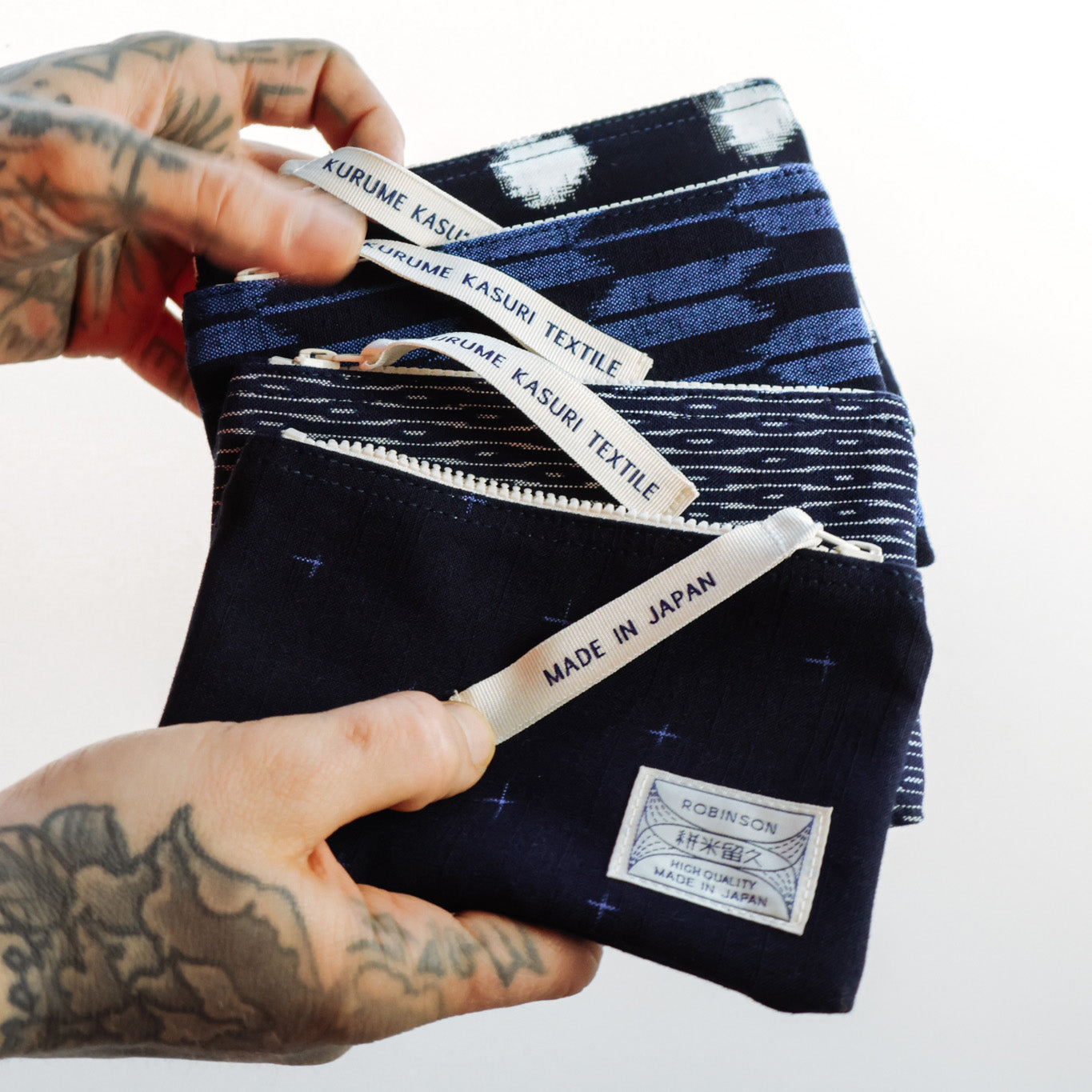 M Pouch Wavy Wave Navy/White