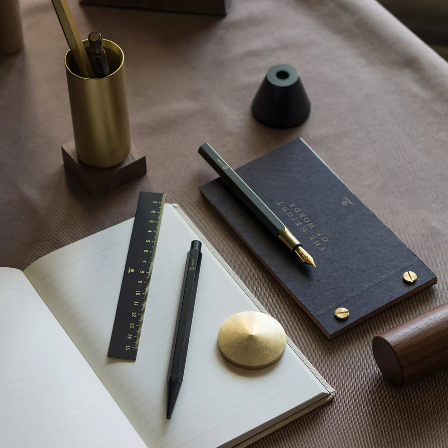 Crayon de croquis Classic Revolve – Noir