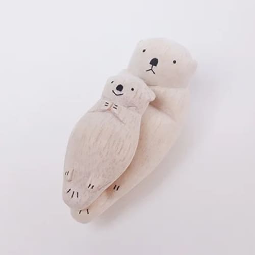 Figurine en bois Oyako - Bébé loutre de mer - FIGURINES EN BOIS