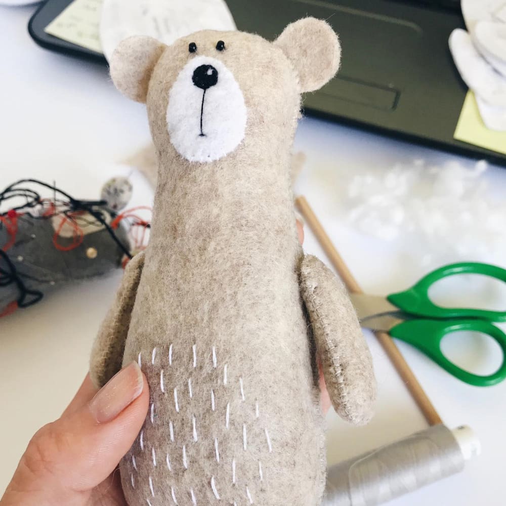 Peluche - Ours beige avec écharpe crème - PELUCHES