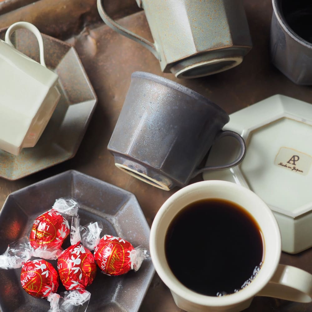 Tasse et soucoupe octogonales - Série poterie ancienne - Gris - VAISSELLE
