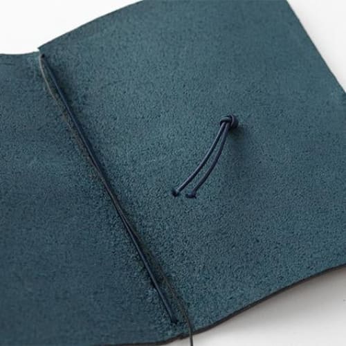 TRAVELER’S notebook - cuir bleu (passeport) TRAVELER’S NOTEBOOK COVER