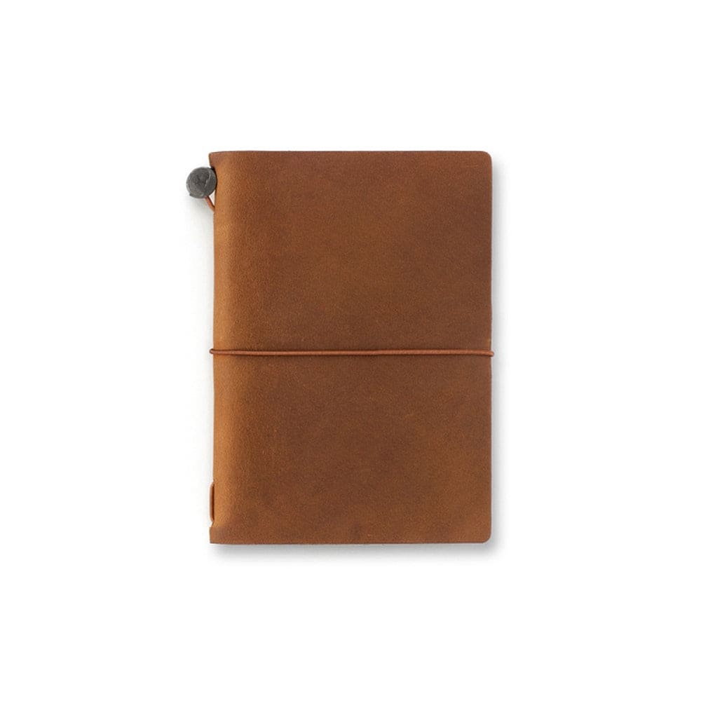 TRAVELER’S notebook - cuir camel (passeport) TRAVELER’S NOTEBOOK COVER