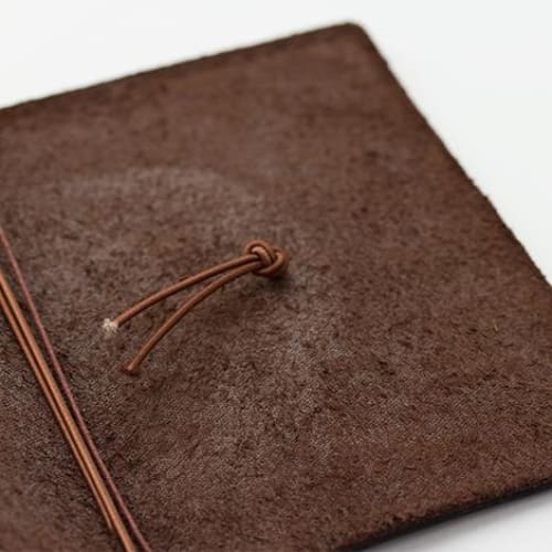 TRAVELER’S notebook - cuir marron (passeport) TRAVELER’S NOTEBOOK COVER