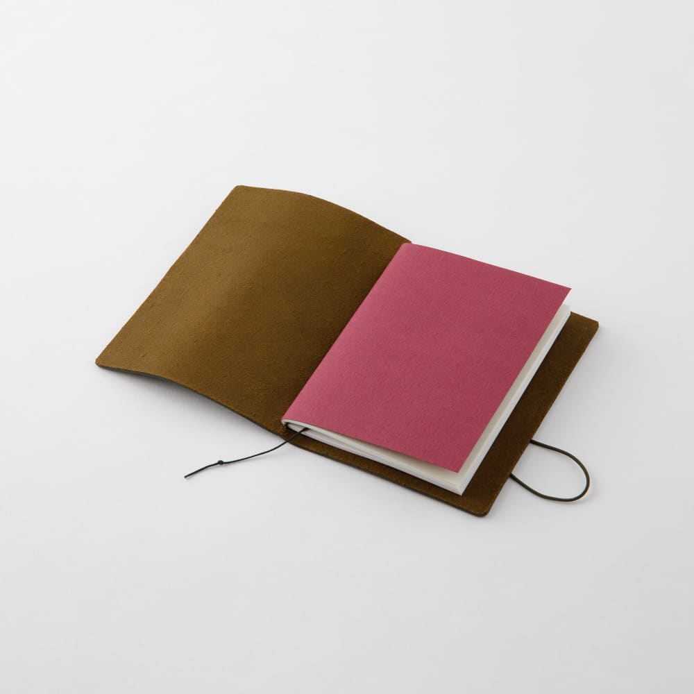 TRAVELER’S notebook - cuir Olive (passeport) TRAVELER’S NOTEBOOK COVER