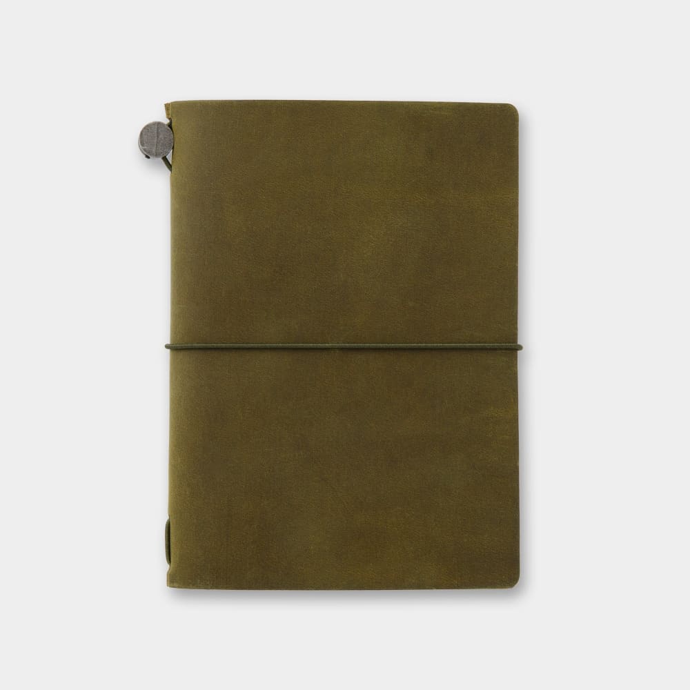 TRAVELER’S notebook - cuir Olive (passeport) TRAVELER’S NOTEBOOK COVER