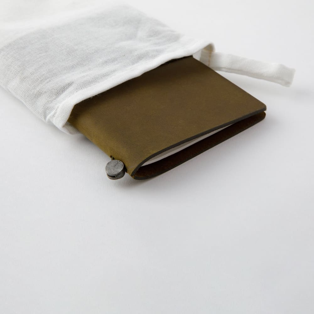 TRAVELER’S notebook - cuir Olive (passeport) TRAVELER’S NOTEBOOK COVER