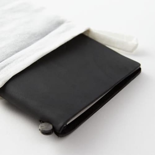 TRAVELER’s notebook - noir (classique) TRAVELER’S NOTEBOOK COVER