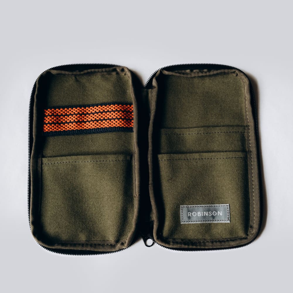 Pouch ANYTHING X ROBINSON, Green